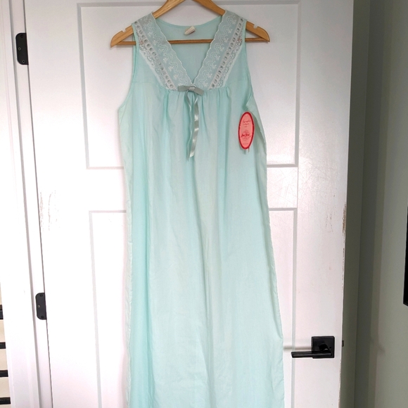 Vintage Other - 4 for 30$ 🧞‍♀️🧞‍♀️🧞‍♀️VINTAGE Nightgown